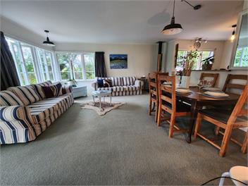 La Petite Ferme Manor - Spacious Garden Holiday Home - Kerikeri
