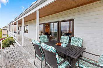 Sunny Seas Papamoa Beachfront Retreat - Papamoa