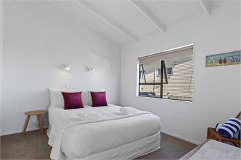 Beverley Hills Cottage - Whangamata