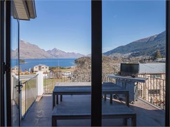 Lake and Mountain Ridge (Bachcare) - Queenstown