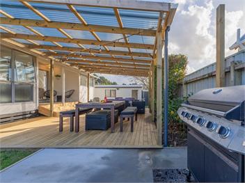 Coastal Break Bach (Bachcare) - Whangamata
