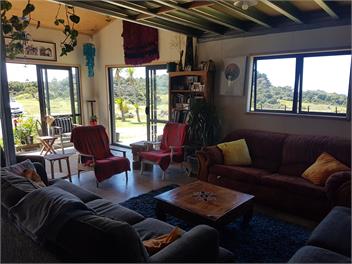 Whananaki Barn -Off Grid Living with Beach Views! - Whananaki North