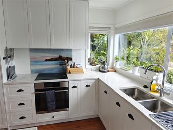 Private Beach Oasis with Heated Pool & Jacuzzi - North Shore, Auckland