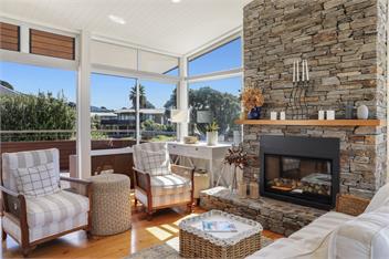 Hosts on the Coast Beachside Beauty - Whiritoa