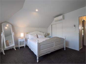 French inspired retreat - Akaroa Upper Deck - Akaroa