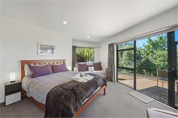 Harbour Crest Retreat (Bachcare) - Lyttelton
