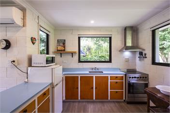 Coronet Peak View | 3BR Home with Hot Tub & Garden - Queenstown