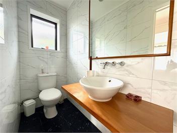 Cosy Raglan Studio — Walk to Beach & Village - Roberts St - Apartment (Downstairs) - Raglan