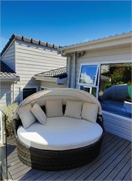 Private Beach Oasis with Heated Pool & Jacuzzi - North Shore, Auckland