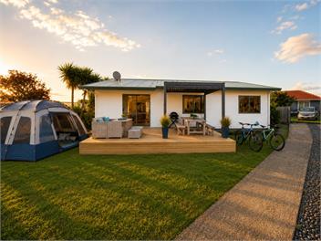 Hosts on the Coast Make Memories on Cook - 
