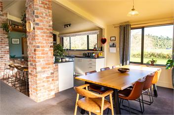 Waimanu Guest House - 