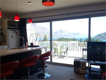 Central Lakeview Apartment - Queenstown
