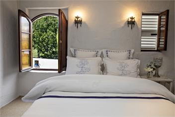 Villa South Pacific | Sleeps 10 | Swimming Pool | Spa Pool | Tennis Court | Amazing Views - Wanaka