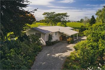 Luxury Vineyard Holiday House - Blenheim