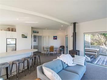 Beachfront Getaway (Bachcare) - Waikanae Beach