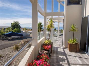 Sun, Sea, Sensational (Bachcare) - Kaiteriteri