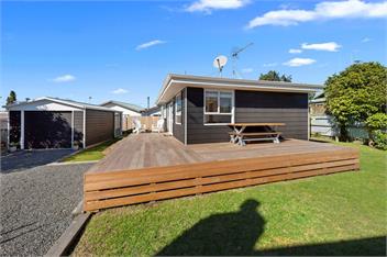 The Black Bach (Bachcare) - Mt Maunganui