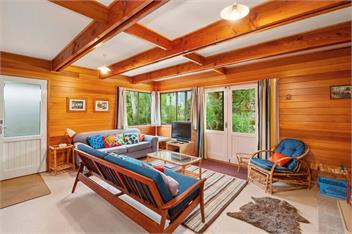 Parehopu Lake House (Bachcare) - Kuratau