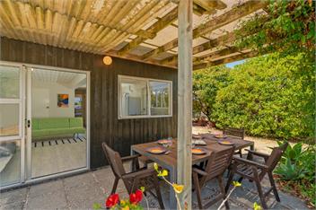 The Black Shack (Bachcare) - Cooks Beach