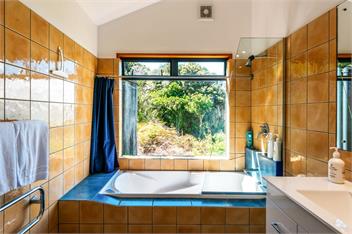 CrossTrees Chalet (Bachcare) - Waiheke Island