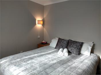 Lovett Lodge - Multi Room Group stay! - Invercargill