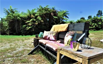 Gold Nugget Hut - Blue Spur Farmstay - Hokitika