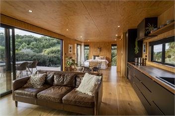 Private Modern Bach near the beach - Raglan