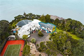 Beachside Luxury (Bachcare) - Auckland