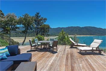 Tokongawa Retreat - Views, Pools, Serenity! - Tasman