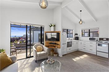 Beverley Hills Cottage - Whangamata