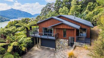 Tepuia Daze (Bachcare) - Picton