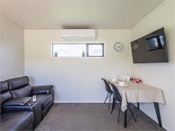 Cozy Cabin with a View (Bachcare) - Ohakune