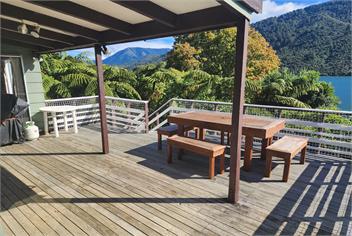 "Pine Haven" Endeavour Inlet - Queen Charlotte Sounds