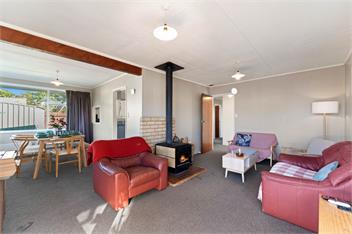 The Bay Breeze Retreat (Bachcare) - Taupo