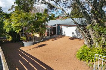 Waiake Family Retreat (Bachcare) - Auckland