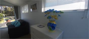 available KINGS BIRTHDAY WEEKEND 'Ocean Cove at Whangamata (5 minutes from beach & shops) - Coromandel