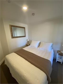 Village Apartment - Cafes - Beach & Pool!! -North Shore - Auckland