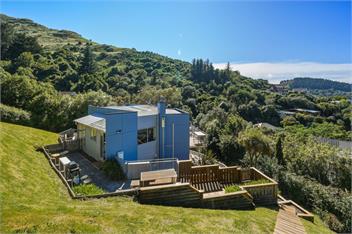 Harbour Crest Retreat (Bachcare) - Lyttelton