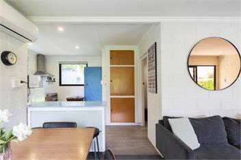 Coronet Peak View | 3BR Home with Hot Tub & Garden - Queenstown