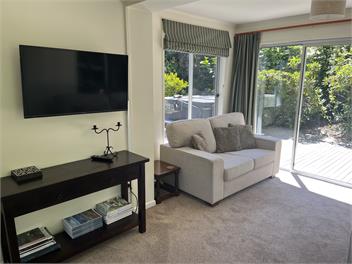 SUPERB Home,Studio,Spa,lake & mtn views,OSP&much more - Wanaka