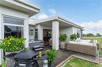 Lakefront Kuiwai - Taupo - on the lake + spa pool! - Taupo