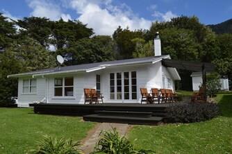 WHAT A VIEW - Manaroa