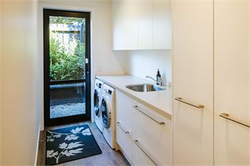 Number Three | Sleeps 8 | Family Friendly - Wanaka
