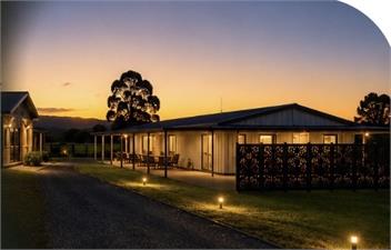 LARGE GROUP ACCOMODATION HAMILTON "Horotiu Homestead" -