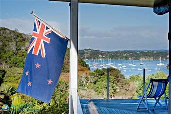 Black Bach  - Bay of Islands