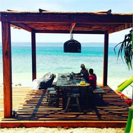 The Boat House- PRIVATE BEACH -