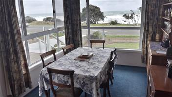 Family Beach House - Gisborne