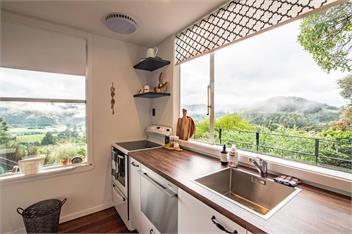 The Grandstand (Bachcare) - Akaroa