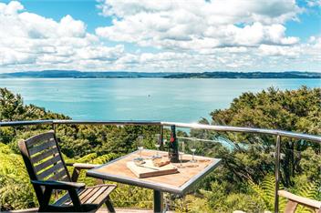 CrossTrees Chalet (Bachcare) - Waiheke Island