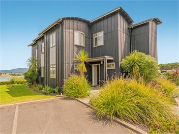 Lakeside Villa Retreat (Bachcare) - Matarangi